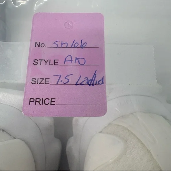 Alo Yoga Women’s sz 7.5 White Cushioned Mid Soles Tennis Sneaker - Picture 9 of 11